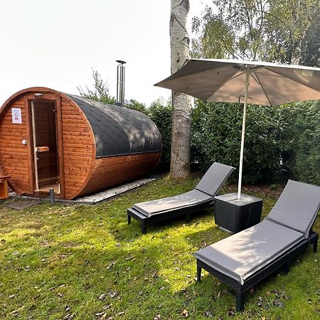 Veluwe Vakanties Chalets With Private Barrel Sauna - With Pool Bar And Restaurant Facilities In The Veluwe National Park พุทเทิน ภายนอก รูปภาพ