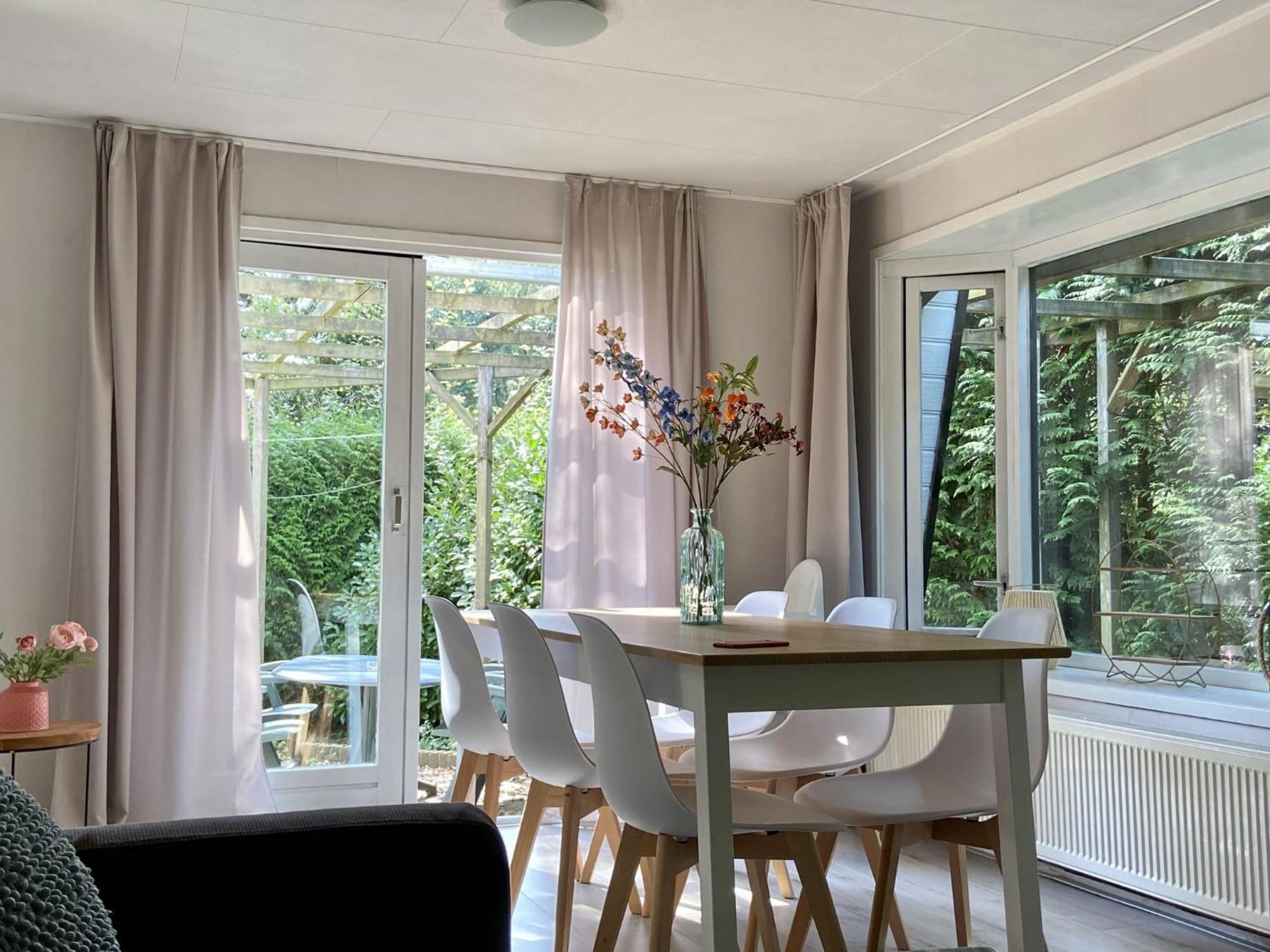Veluwe Vakanties Chalets With Private Barrel Sauna - With Pool Bar And Restaurant Facilities In The Veluwe National Park พุทเทิน ภายนอก รูปภาพ