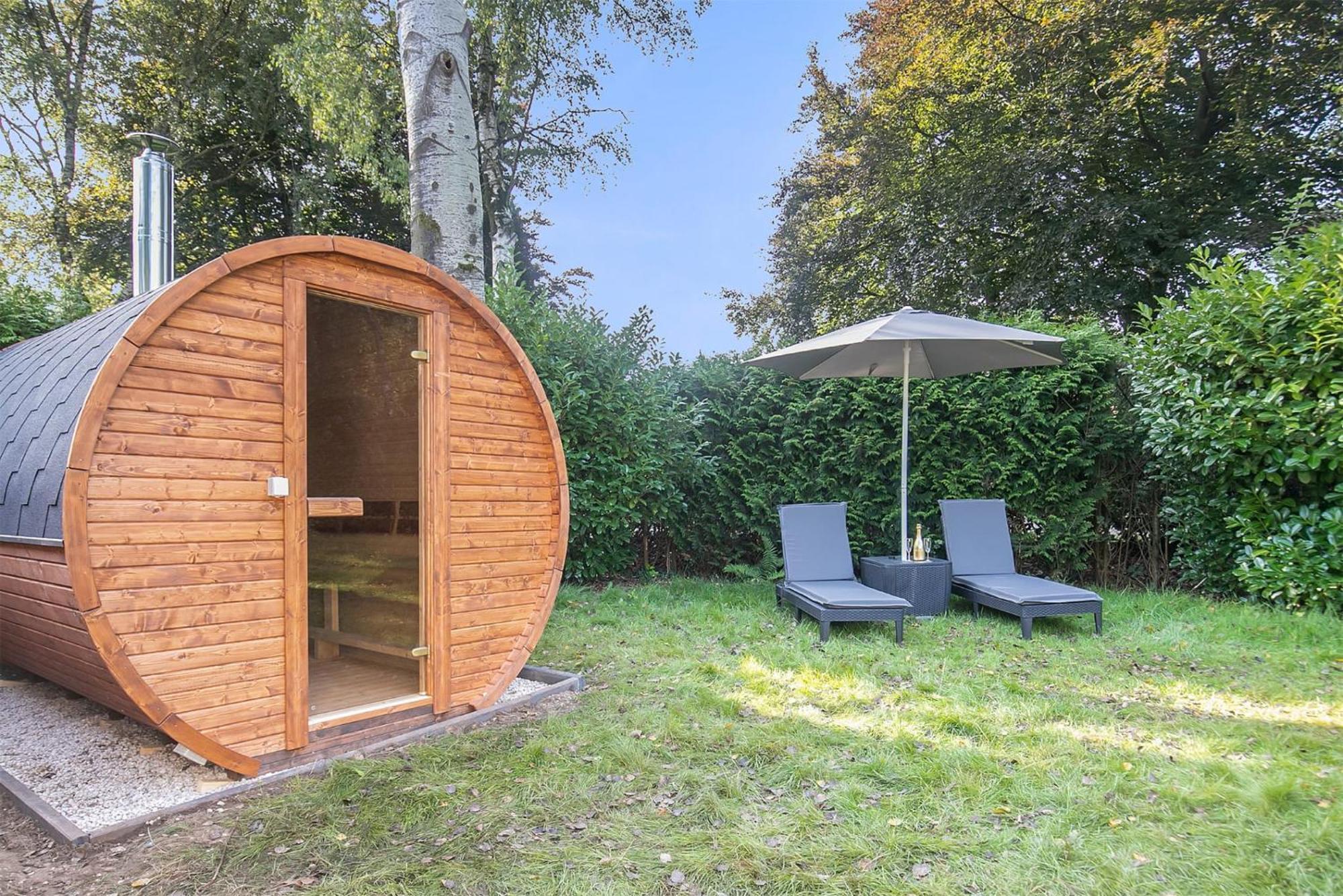 Veluwe Vakanties Chalets With Private Barrel Sauna - With Pool Bar And Restaurant Facilities In The Veluwe National Park พุทเทิน ภายนอก รูปภาพ