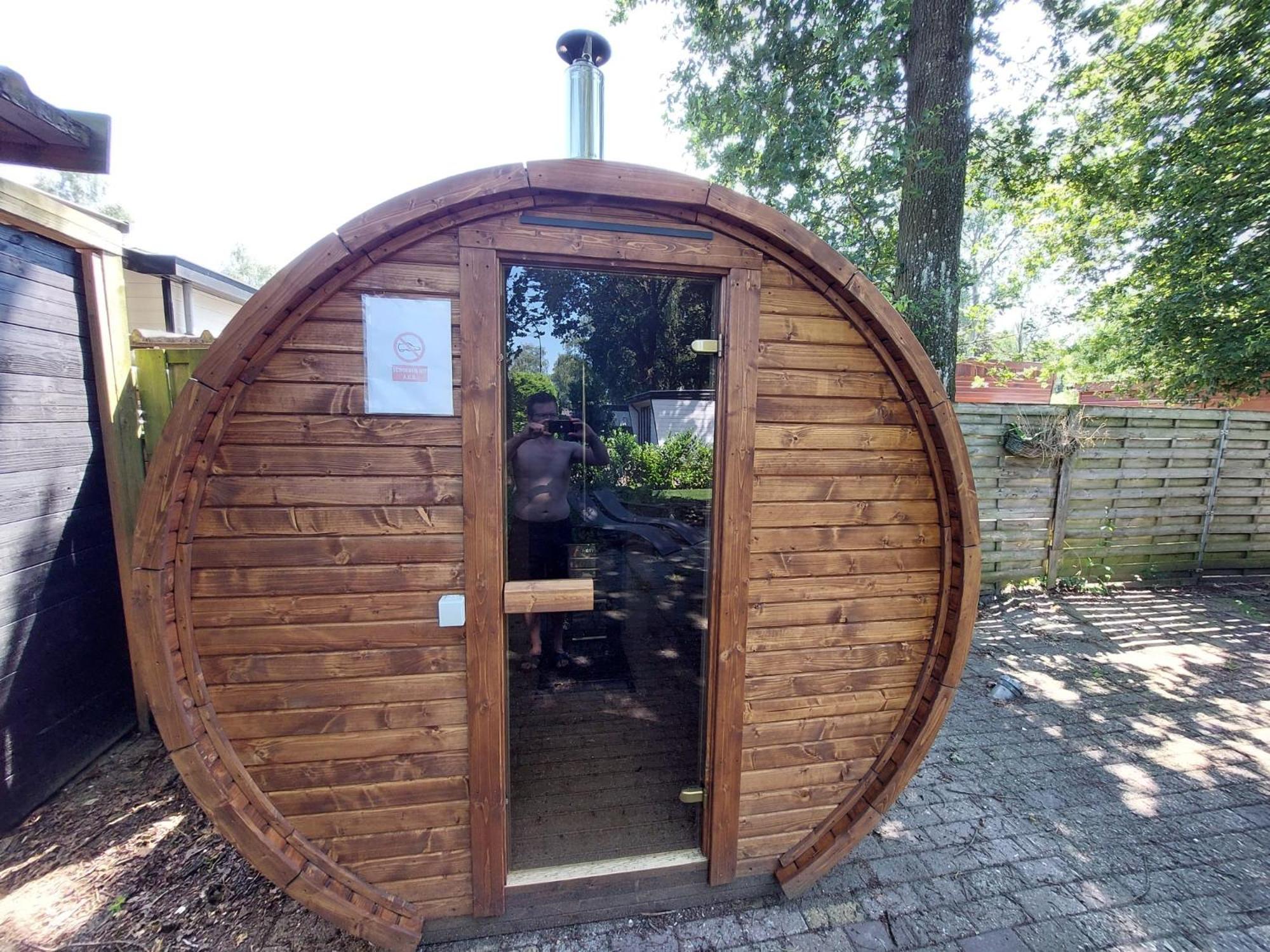 Veluwe Vakanties Chalets With Private Barrel Sauna - With Pool Bar And Restaurant Facilities In The Veluwe National Park พุทเทิน ภายนอก รูปภาพ