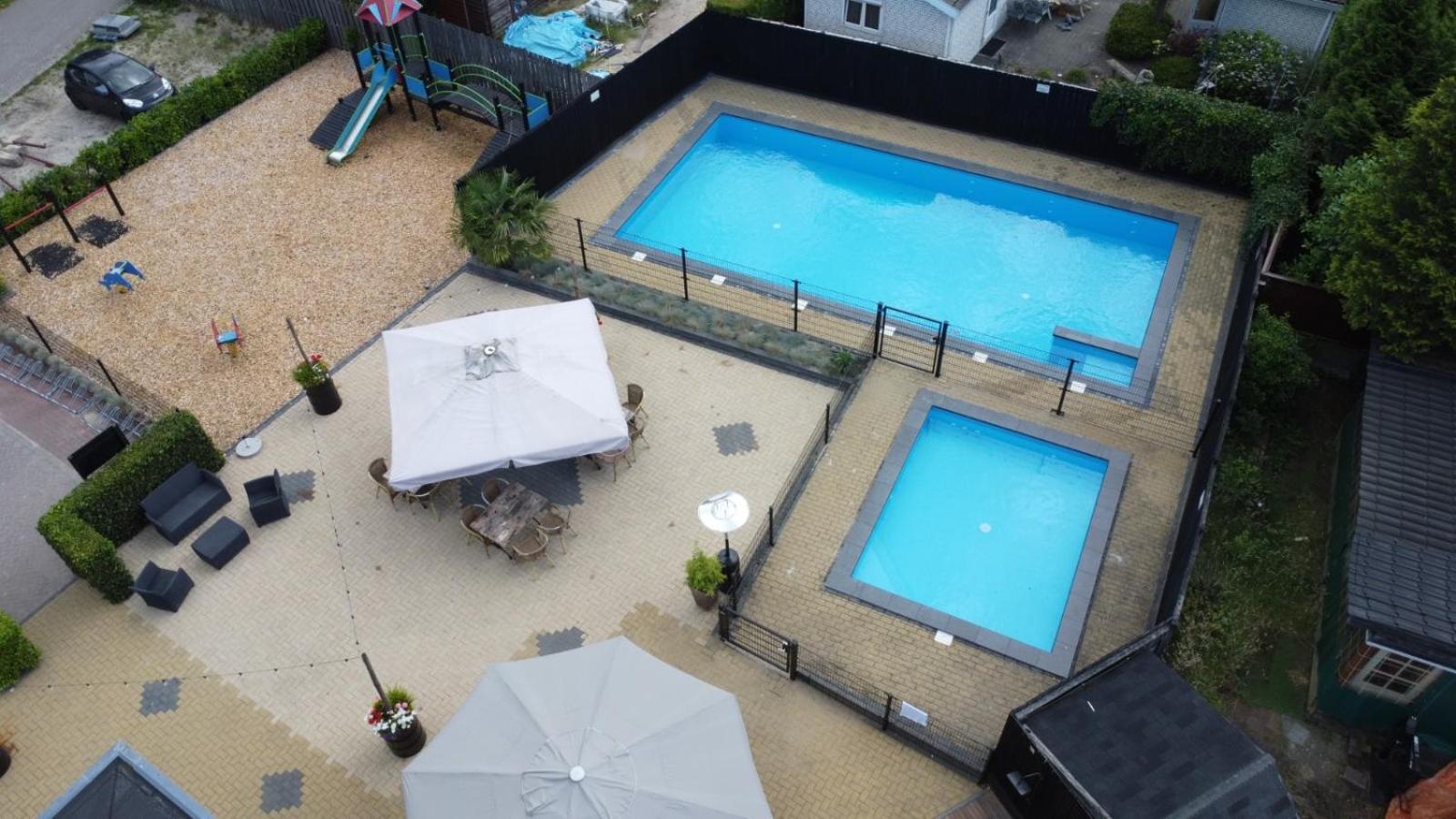 Veluwe Vakanties Chalets With Private Barrel Sauna - With Pool Bar And Restaurant Facilities In The Veluwe National Park พุทเทิน ภายนอก รูปภาพ